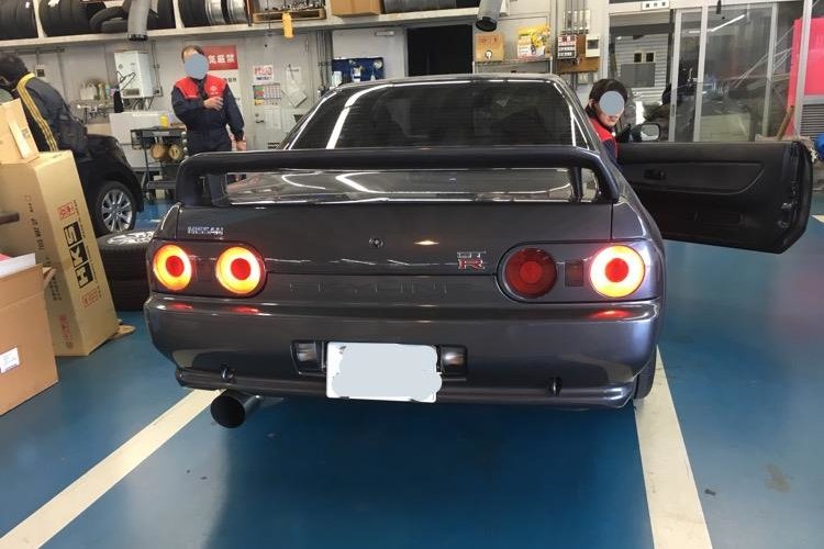 Skyline R32 GT-R Tail Light Bulb Replacement